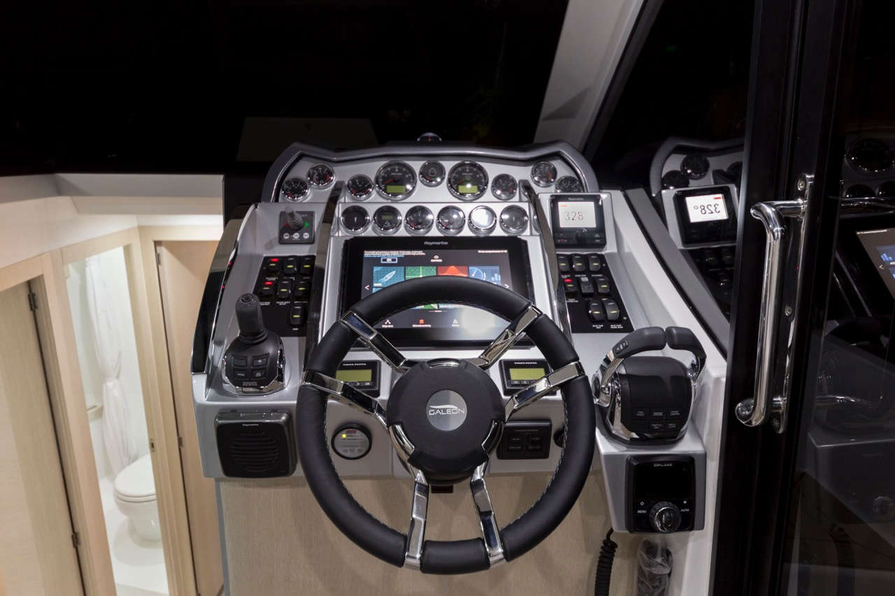 Galeon 370 HTC Internal image 17