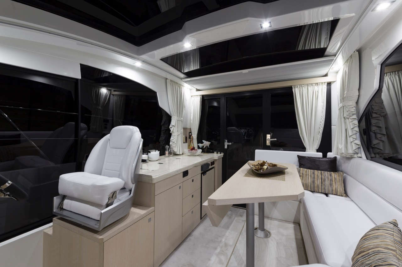 Galeon 370 HTC Internal image 20
