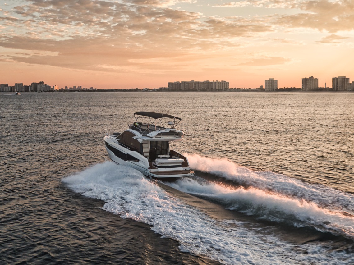 Galeon 400 FLY External image 4