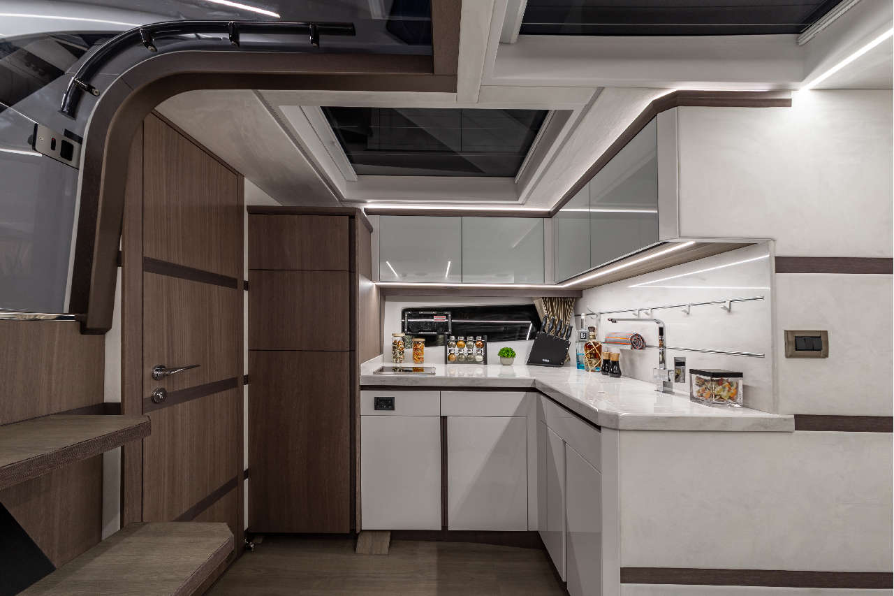 Galeon 405 HTS Internal image 14