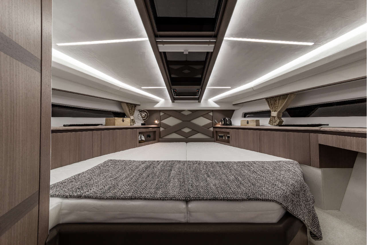 Galeon 405 HTS Internal image 16
