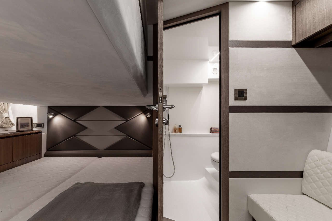 Galeon 405 HTS Internal image 18