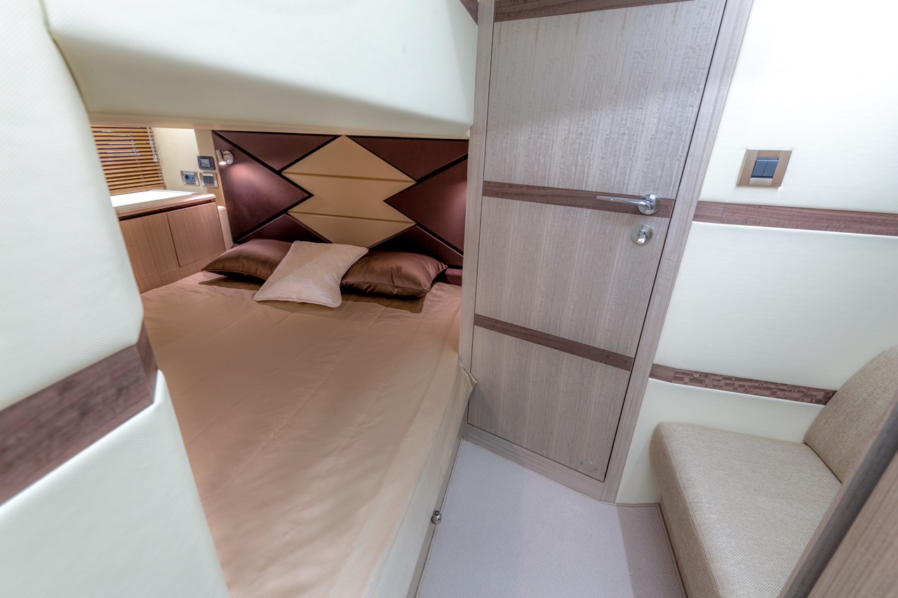 Galeon 405 HTS Internal image 1