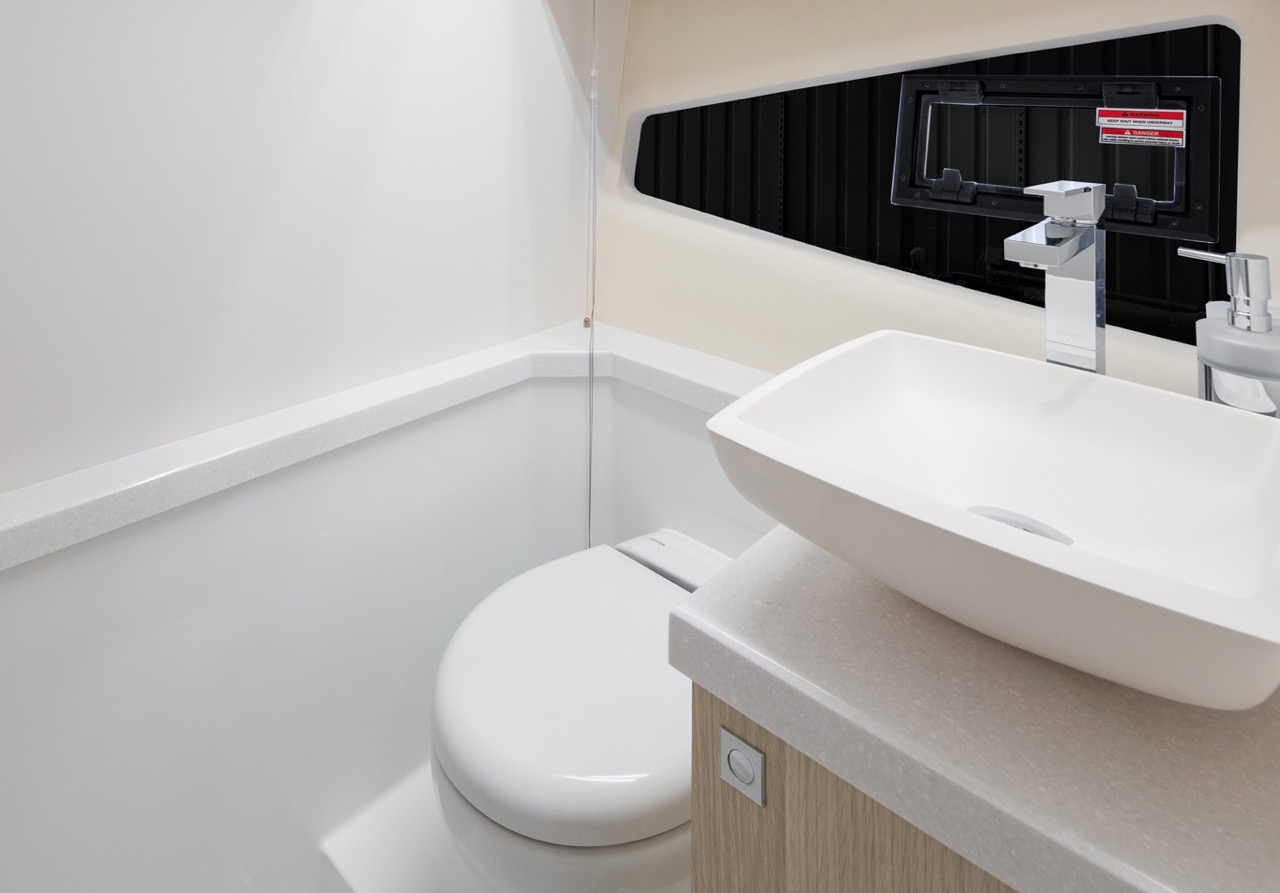 Galeon 405 HTS Internal image 3