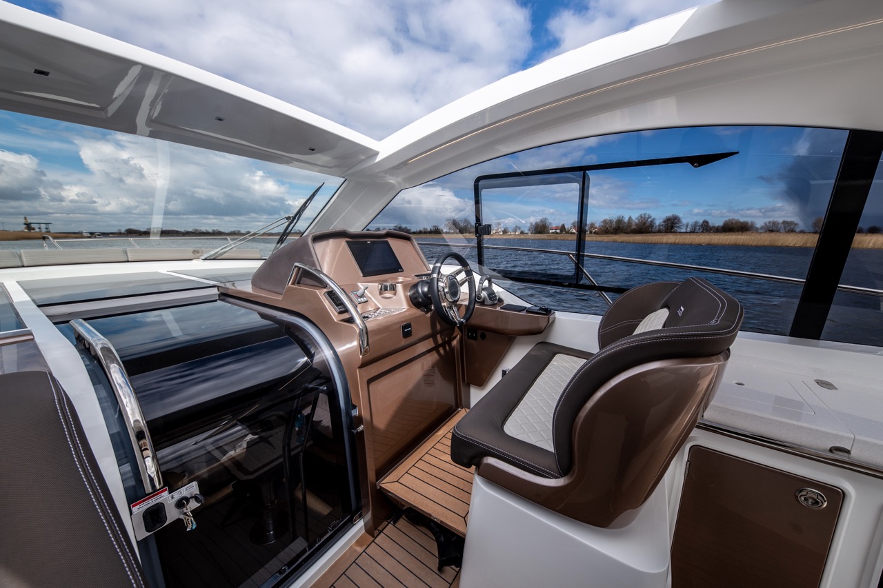 Galeon 405 HTS Internal image 7