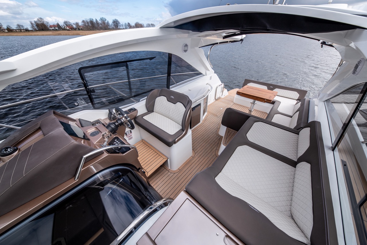 Galeon 405 HTS Internal image 8
