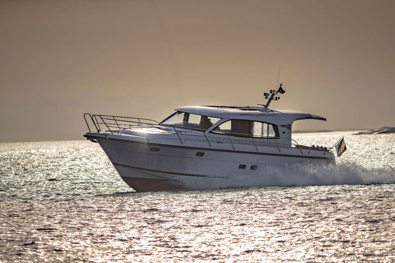 Nimbus 405 Coupe External image 7