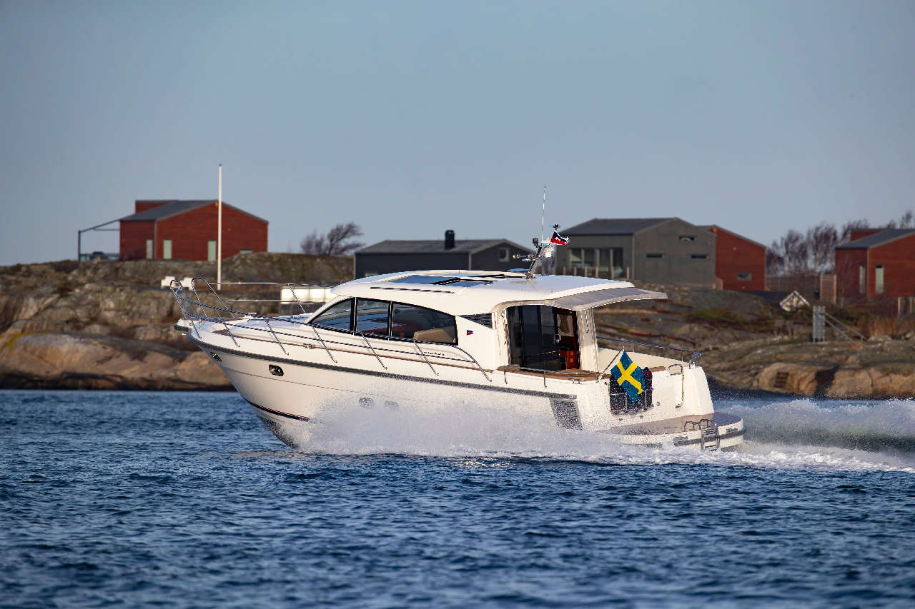 Nimbus 405 Coupe External image 11