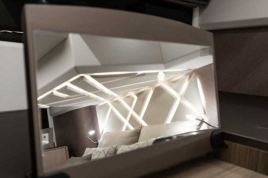 Galeon 440 FLY Details image 3
