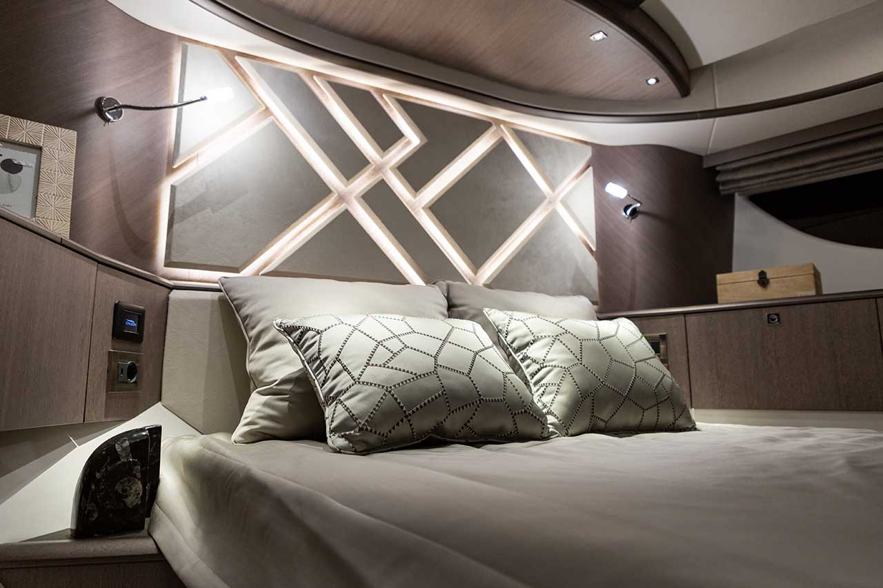 Galeon 440 FLY Details image 13