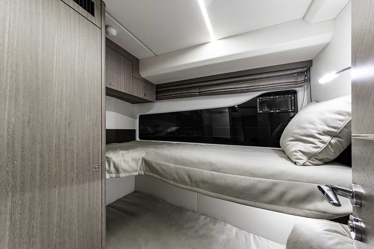 Galeon 440 FLY Internal image 1