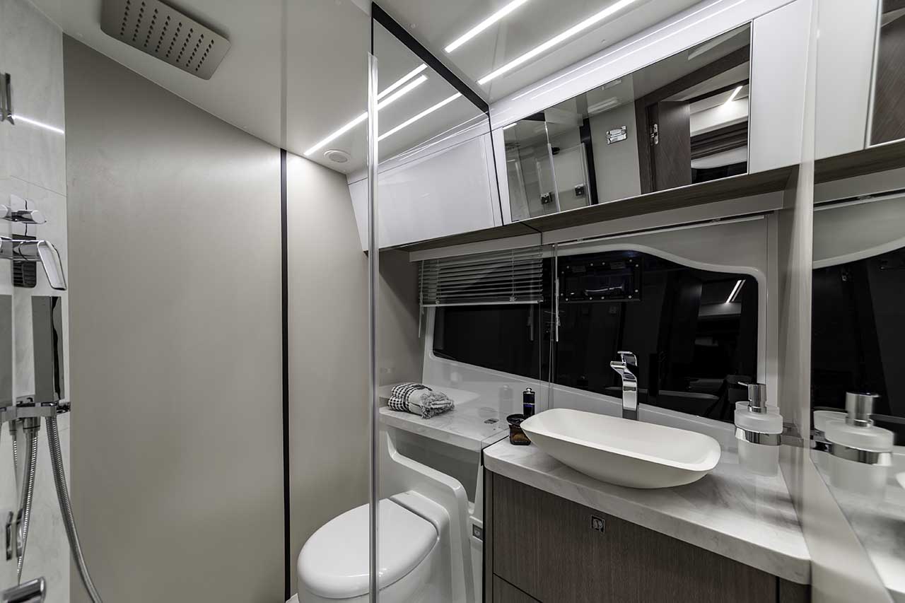 Galeon 440 FLY Internal image 4