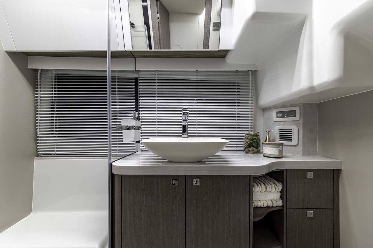Galeon 440 FLY Internal image 5