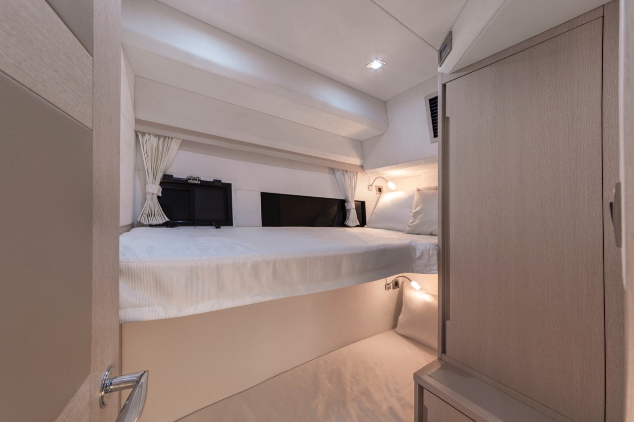 Galeon 460 FLY Internal image 7