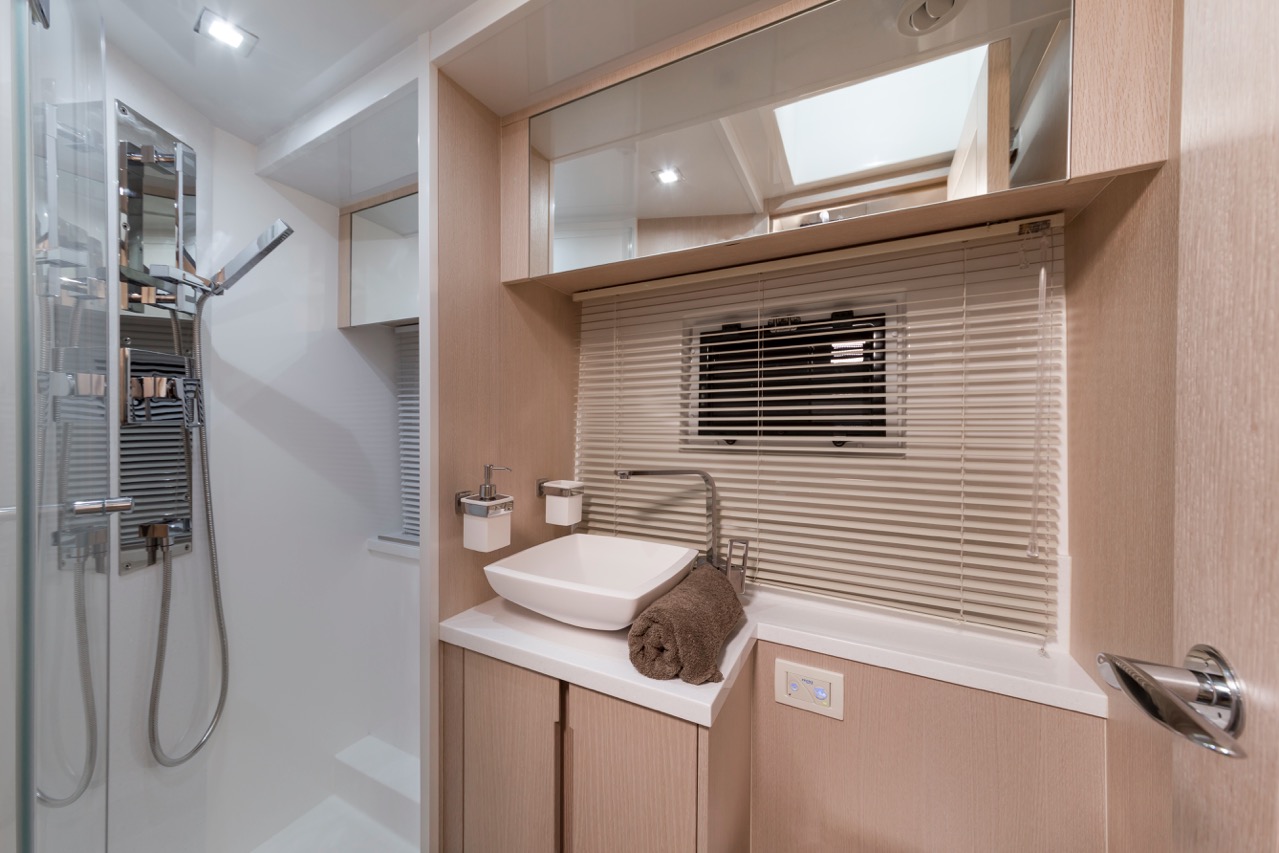 Galeon 460 FLY Internal image 9
