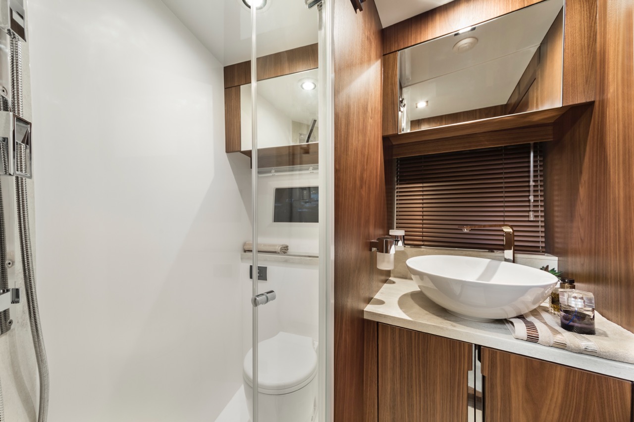 Galeon 460 FLY Internal image 15