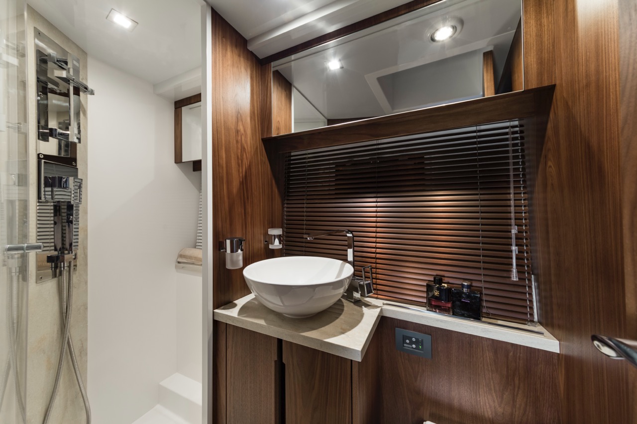 Galeon 460 FLY Internal image 16