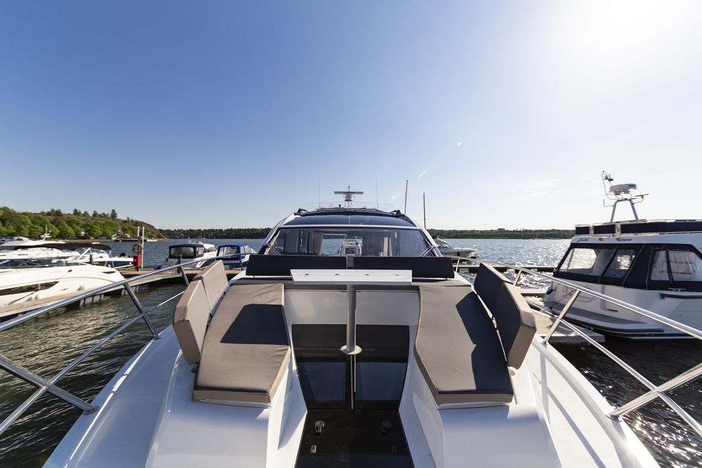 Galeon 470 SKYDECK Cockpit image 40