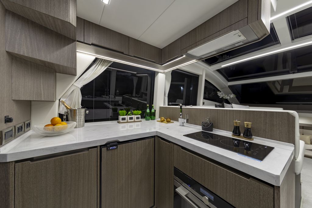 Galeon 470 SKYDECK Internal image 3
