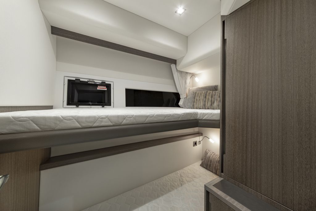 Galeon 470 SKYDECK Internal image 9