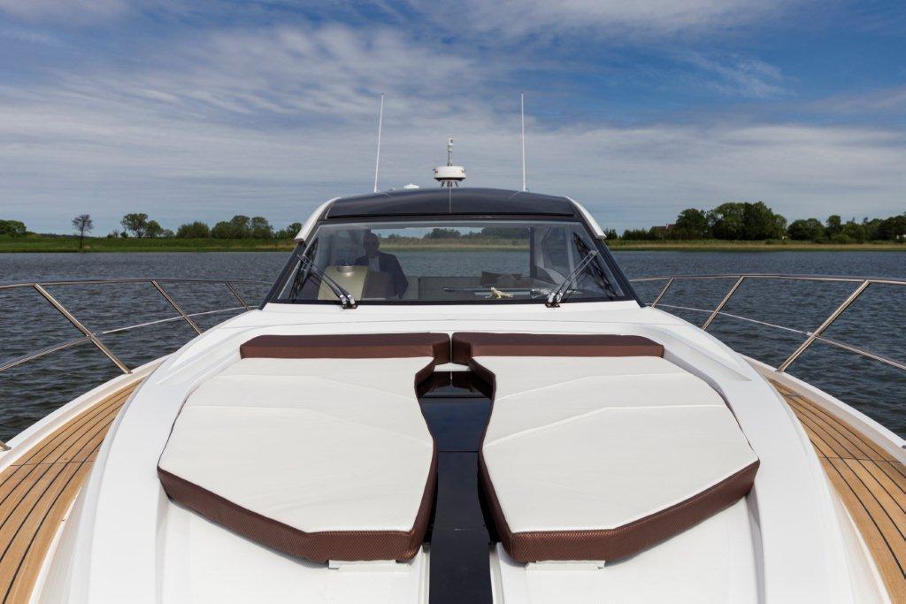 Galeon 485 HTS Cockpit image 28