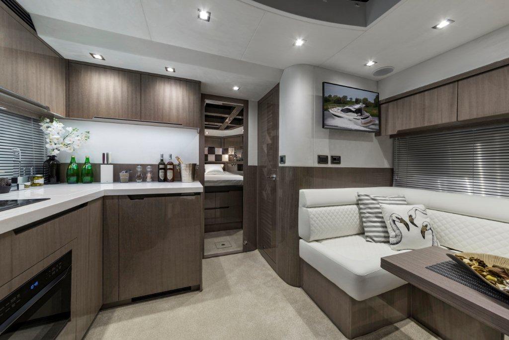 Galeon 485 HTS Internal image 4