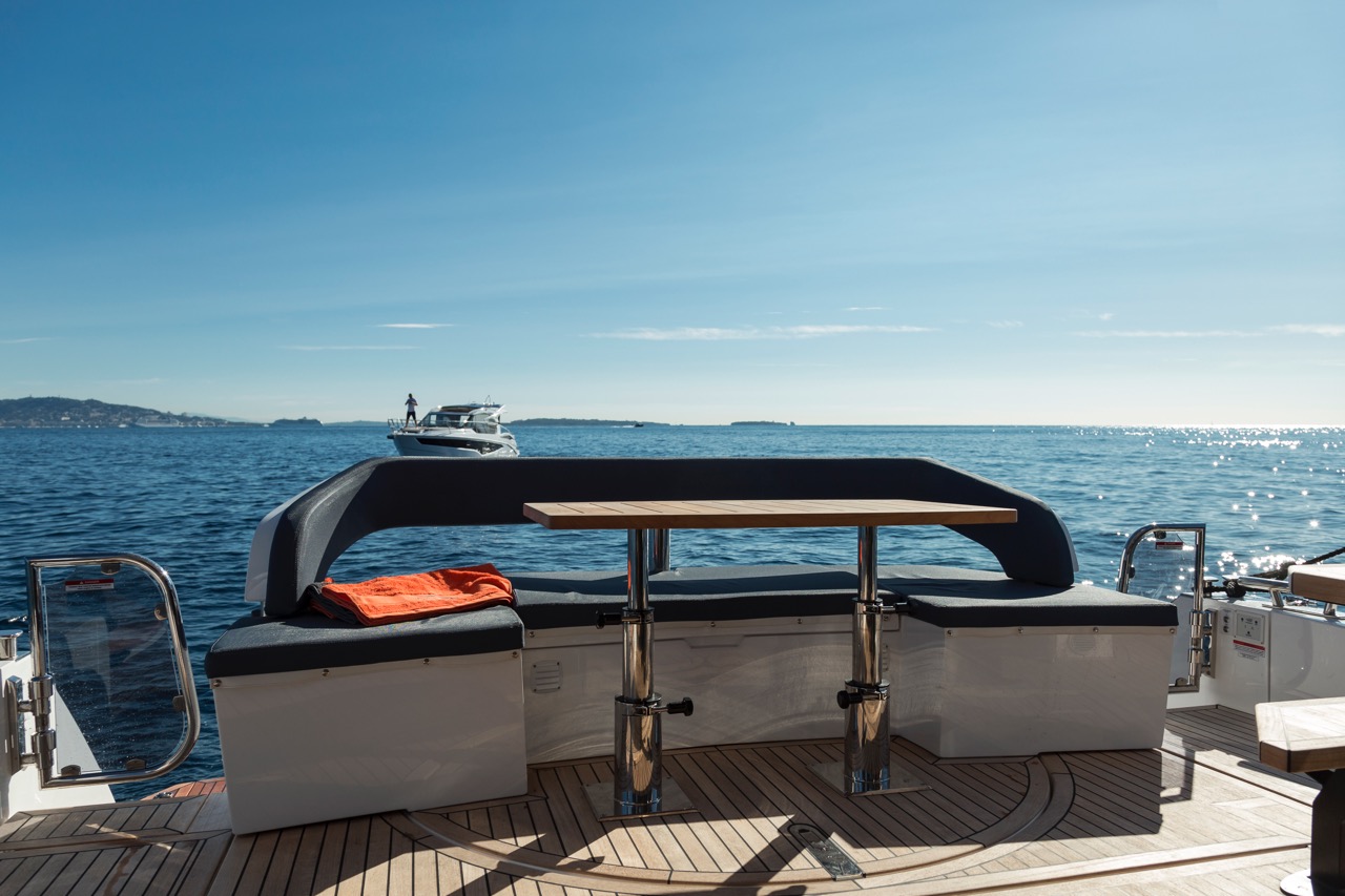 Galeon 510 SKYDECK Cockpit image 1