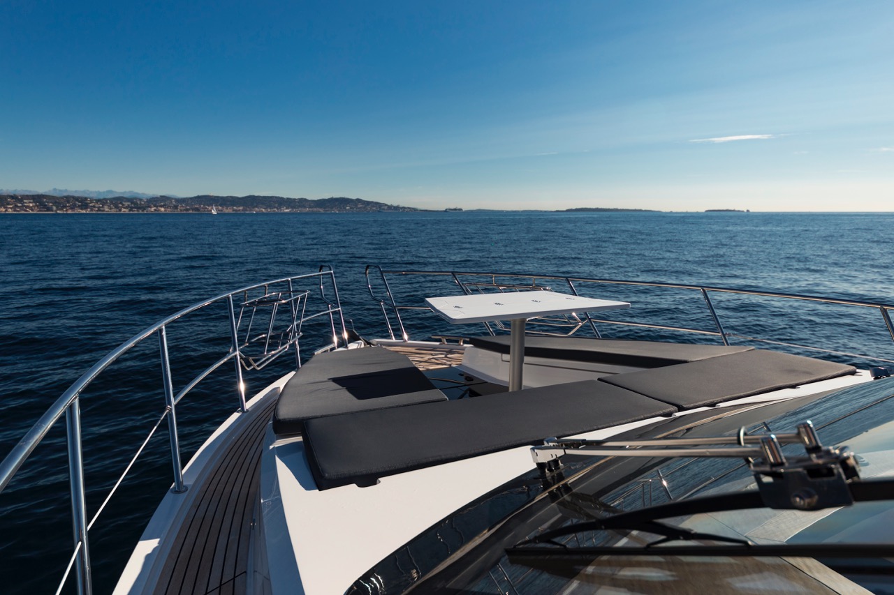 Galeon 510 SKYDECK Cockpit image 7