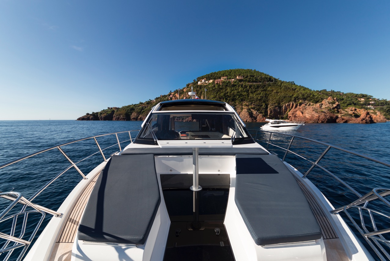 Galeon 510 SKYDECK Cockpit image 8