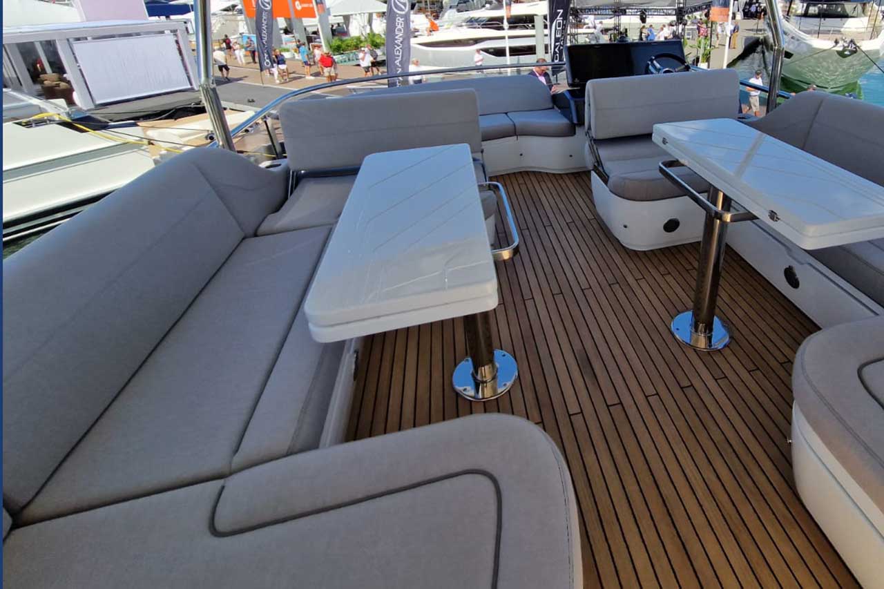 Galeon 560 Fly Cockpit image 8