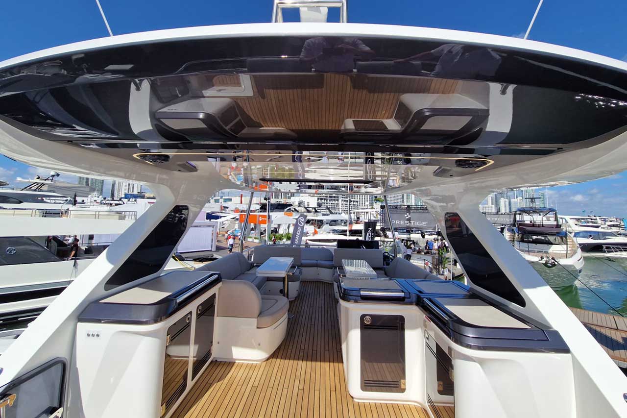 Galeon 560 Fly Cockpit image 9