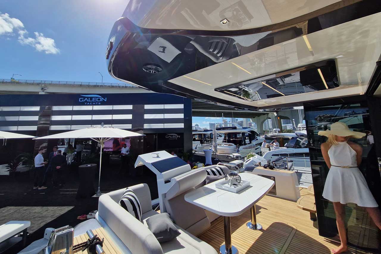 Galeon 560 Fly Cockpit image 13