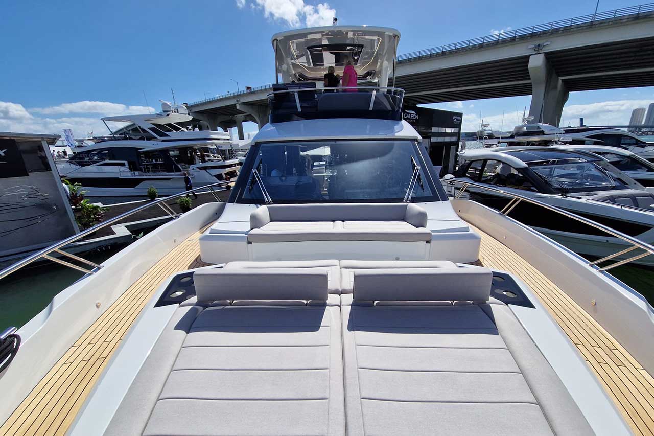 Galeon 560 Fly Cockpit image 17