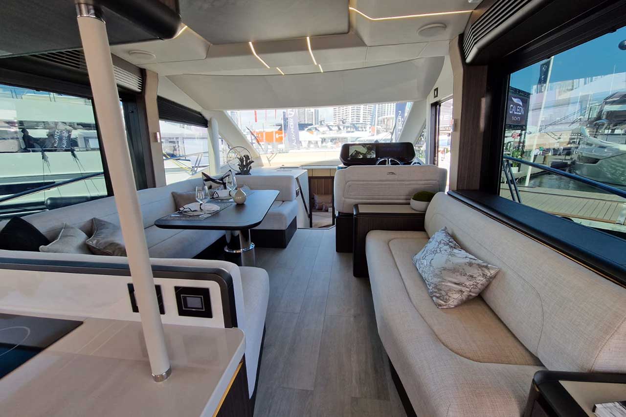 Galeon 560 Fly Interior image 17