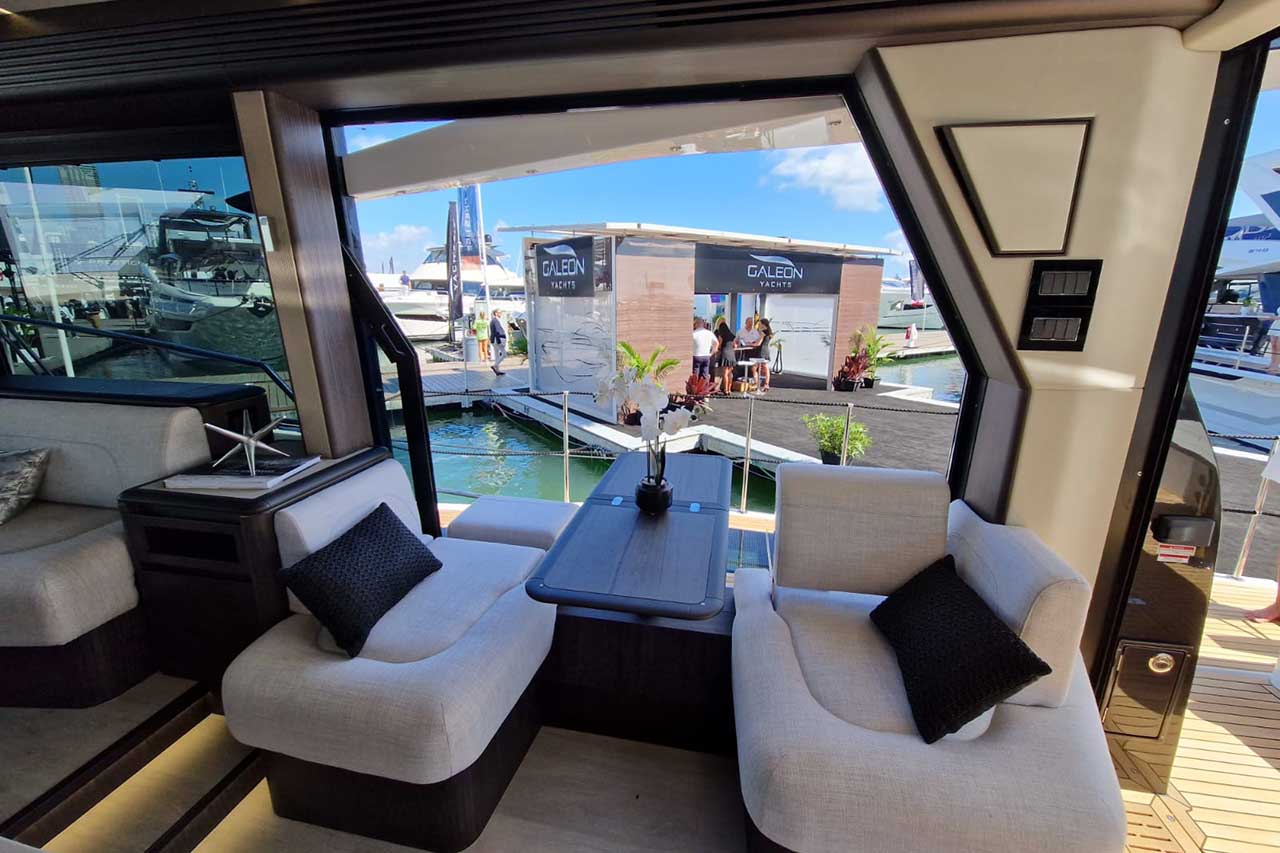 Galeon 560 Fly Interior image 19