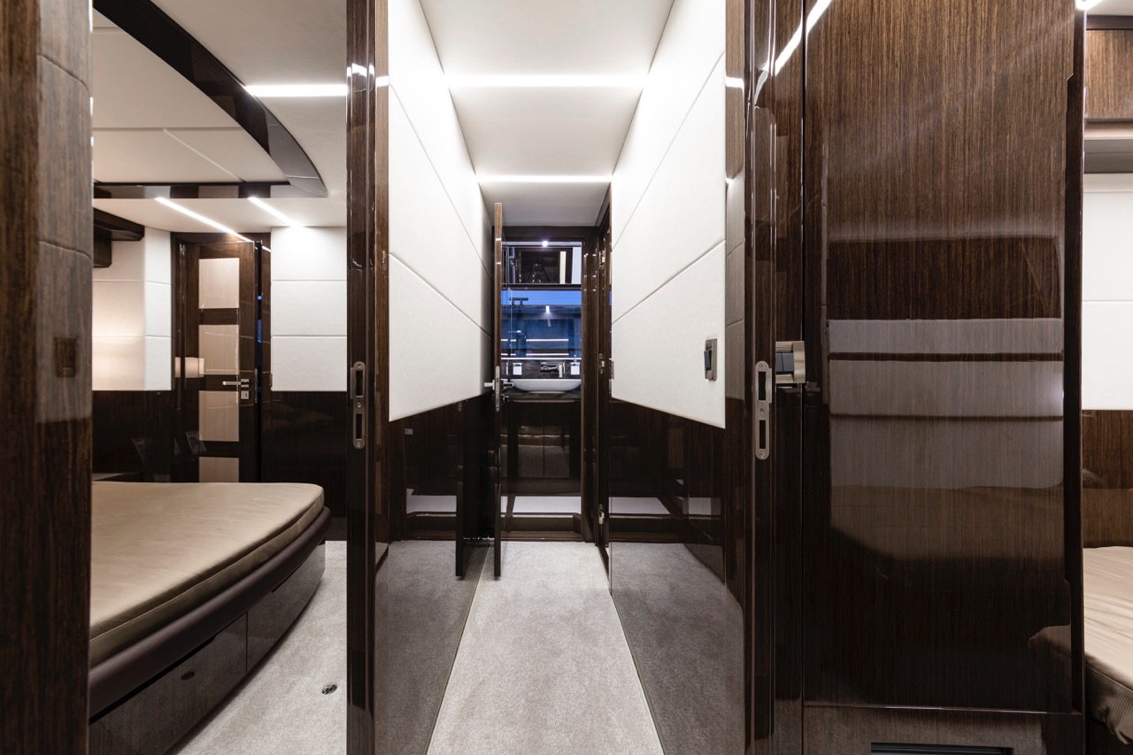 Galeon 640 FLY Internal image 1