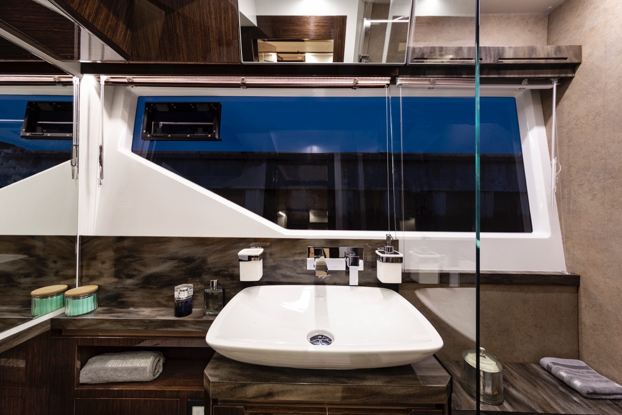 Galeon 640 FLY Internal image 5