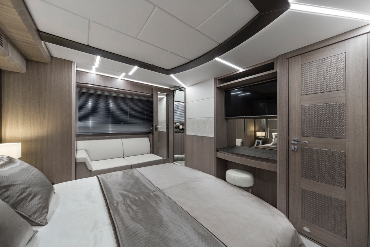 Galeon 640 FLY Internal image 18