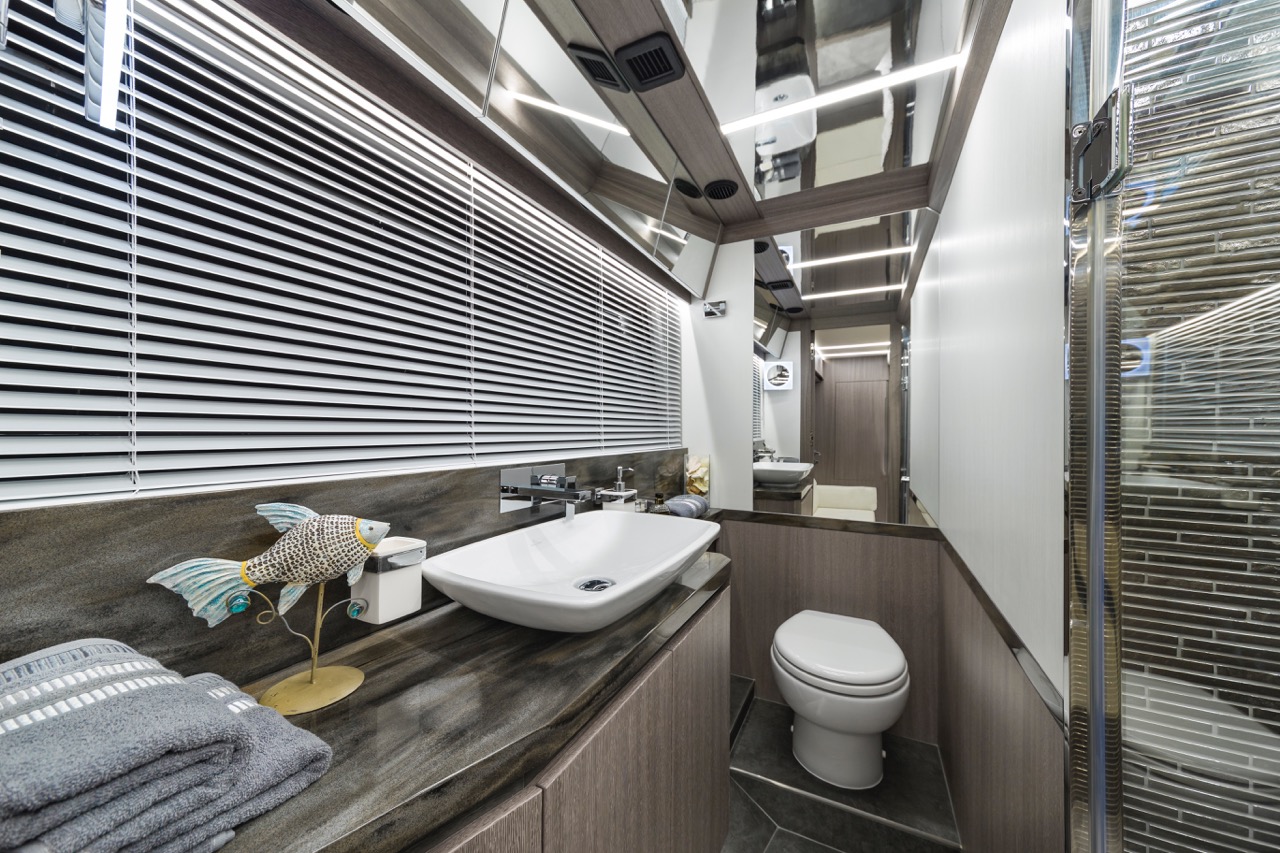 Galeon 640 FLY Internal image 19