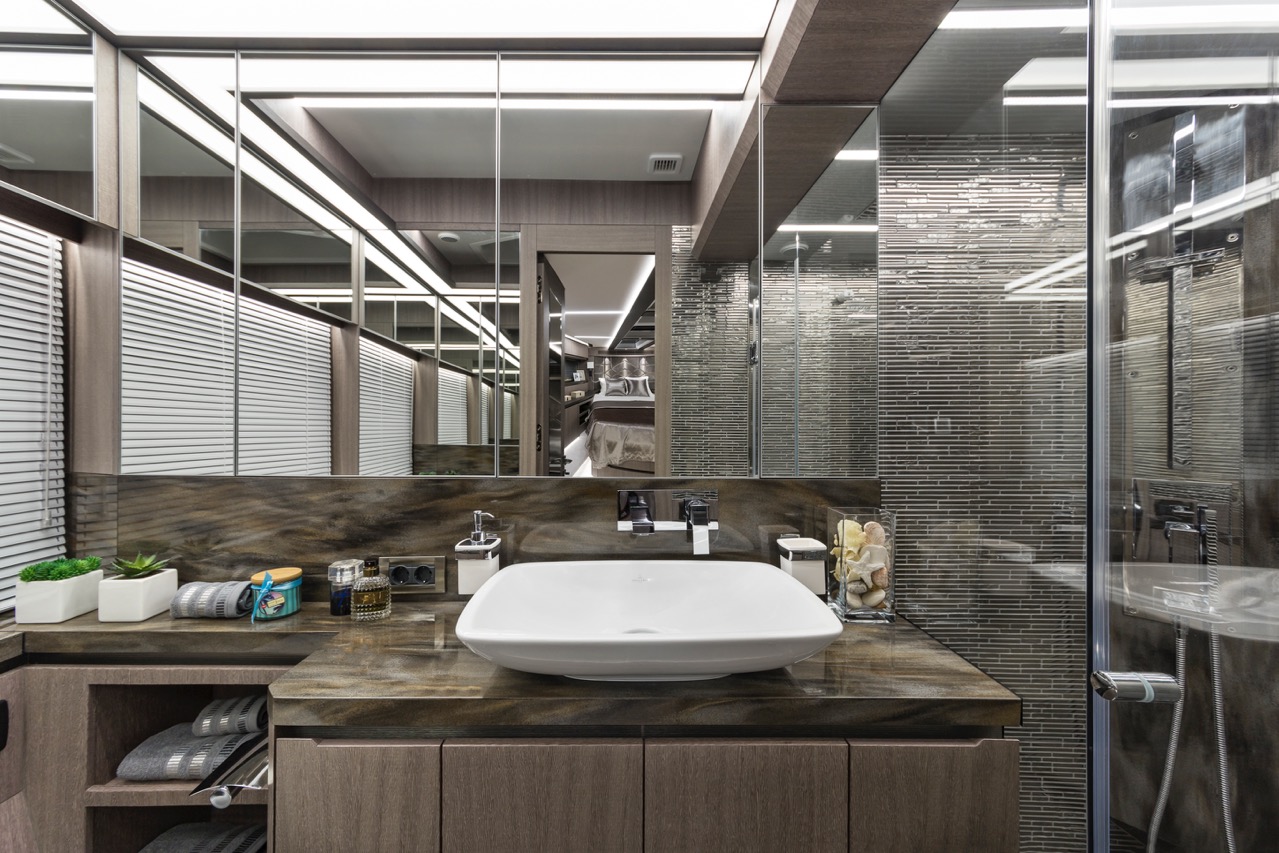 Galeon 640 FLY Internal image 23