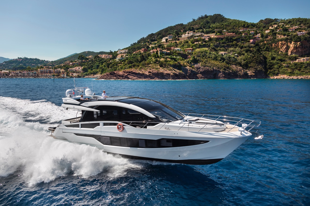 Galeon 650 Skydeck