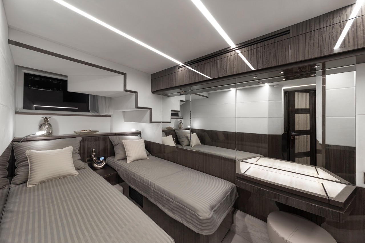 Galeon 650 SKY Internal 14