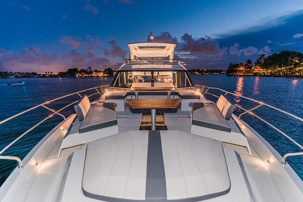Galeon 680 FLY Cockpit image 20