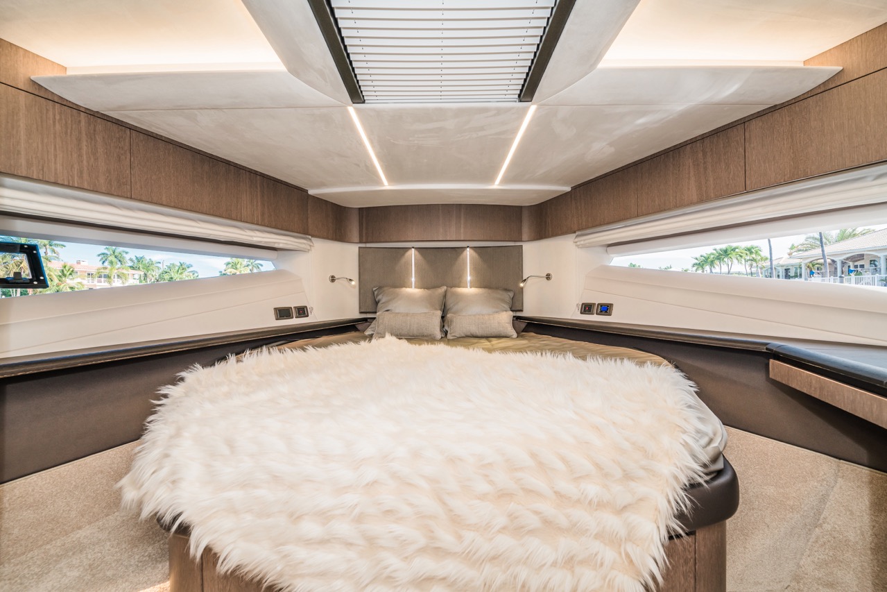 Galeon 680 FLY Internal image 22