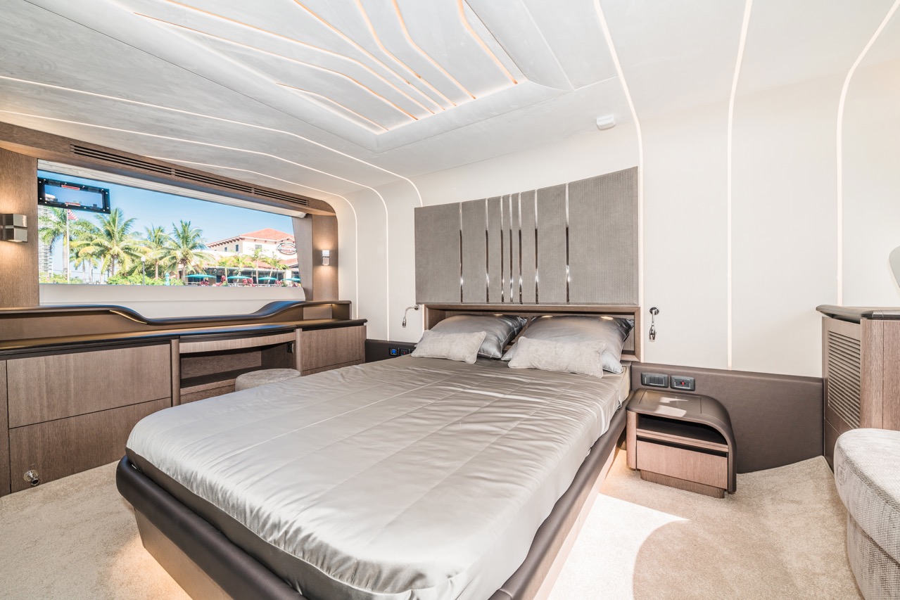 Galeon 680 FLY Internal image 28