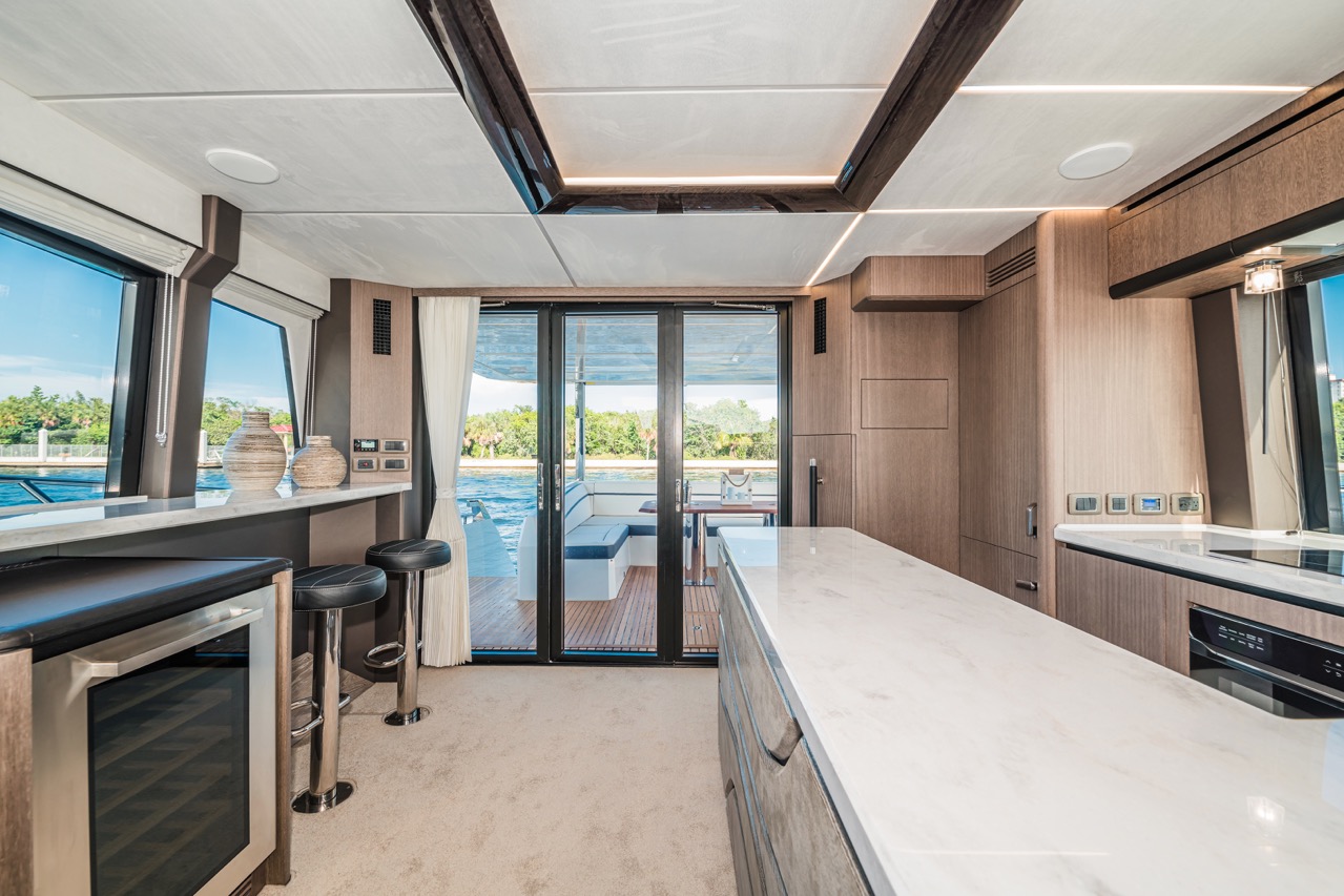 Galeon 680 FLY Internal image 38
