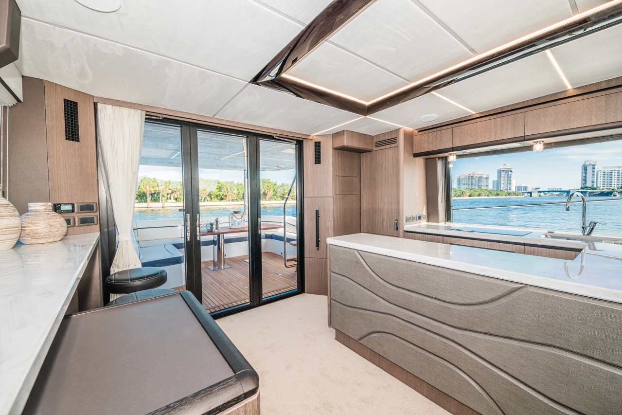 Galeon 680 FLY Internal image 40