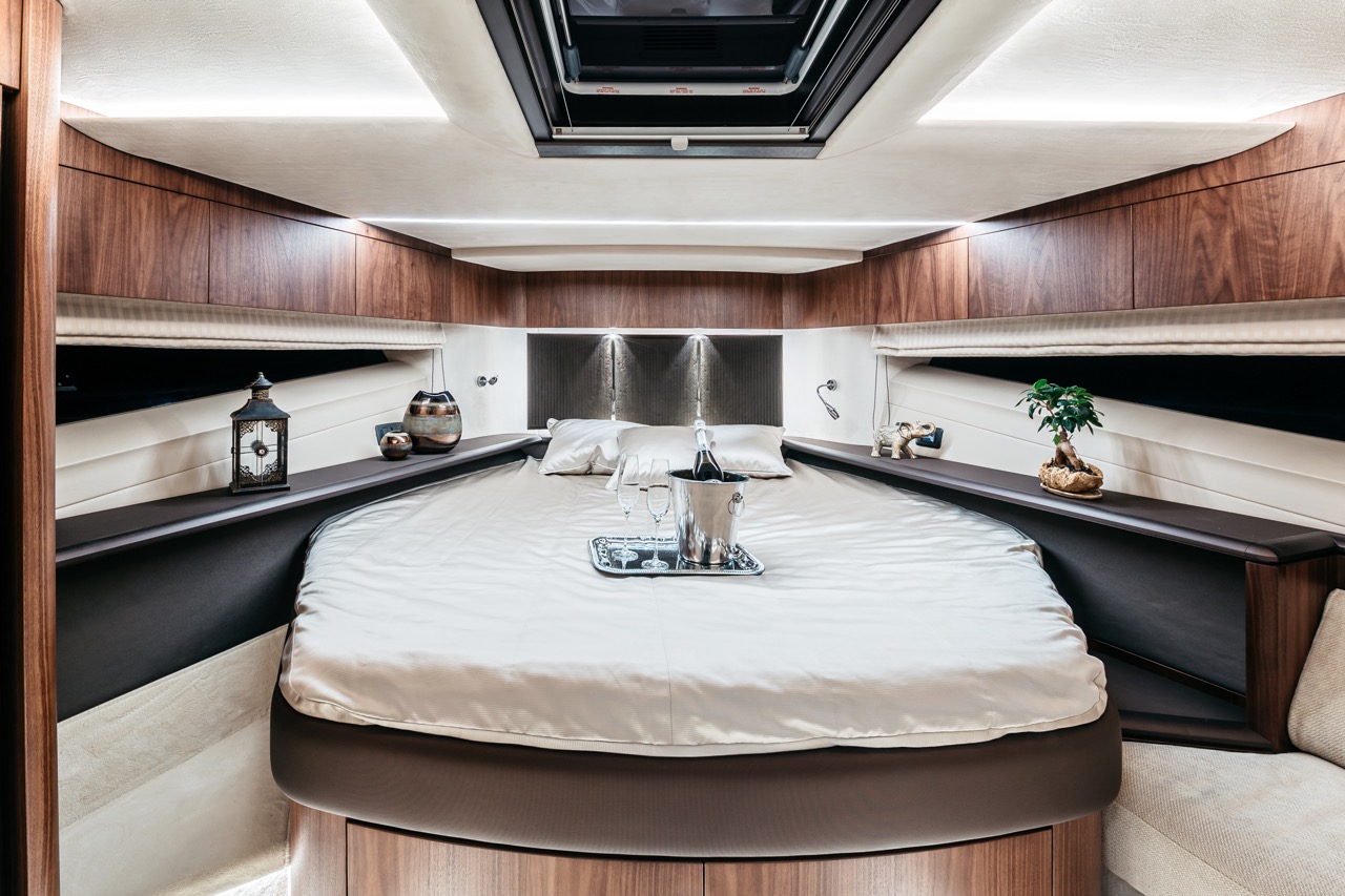 Galeon 680 FLY Internal image 5