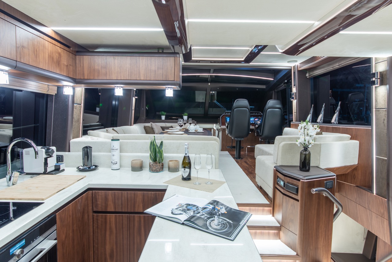 Galeon 680 FLY Internal image 14