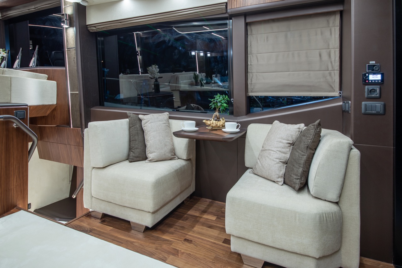 Galeon 680 FLY Internal image 15